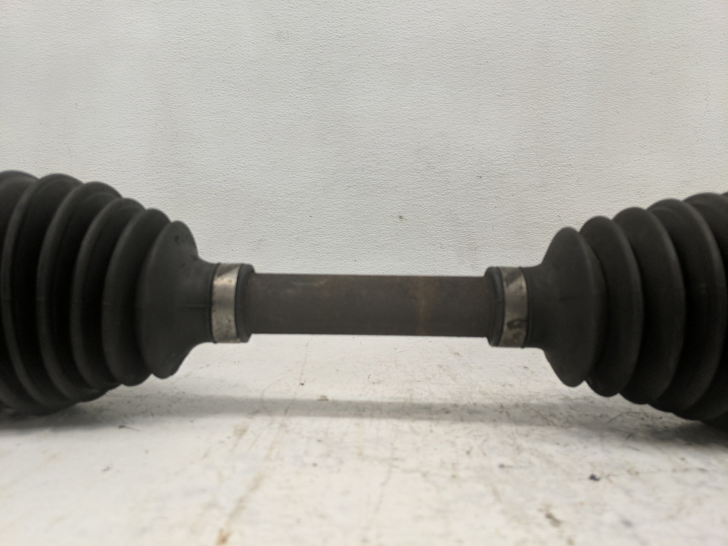 2000-2005 Chevrolet Impala Axle Shaft Front Driver Cv C/v - Oemusedautoparts1.com