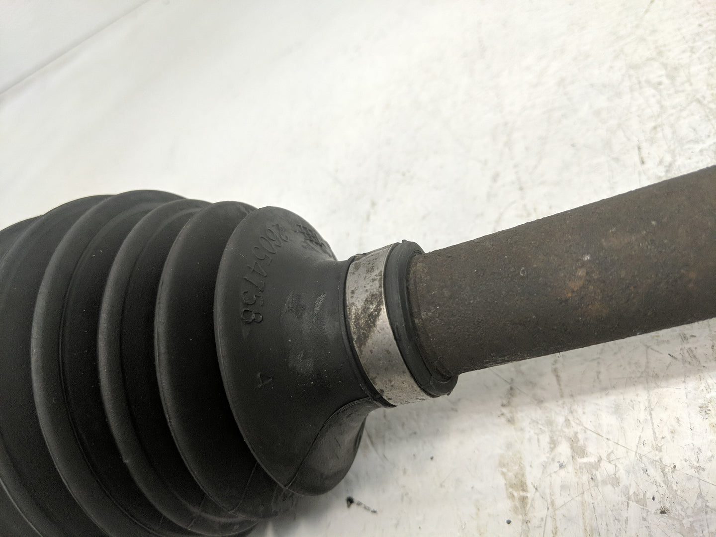 2000-2005 Chevrolet Impala Axle Shaft Front Driver Cv C/v - Oemusedautoparts1.com