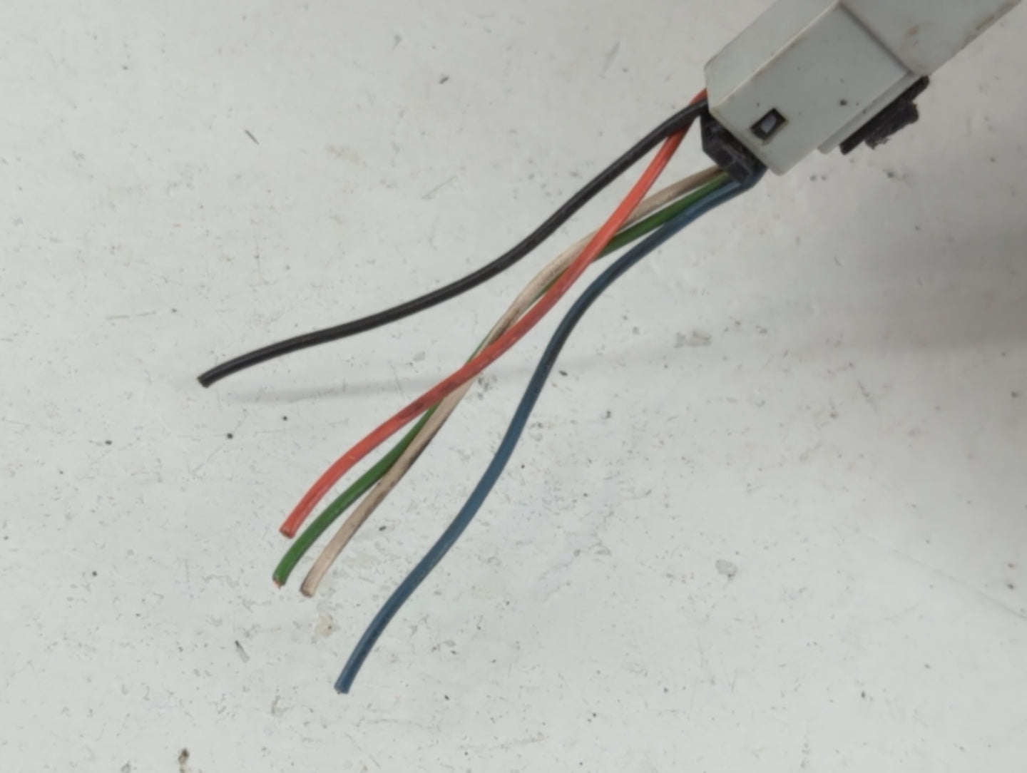 2000-2005 Chevrolet Impala Side Mirror Replacement Driver Left View Door Mirror P/N:18-48100 Fits OEM Used Auto Parts - Oemu