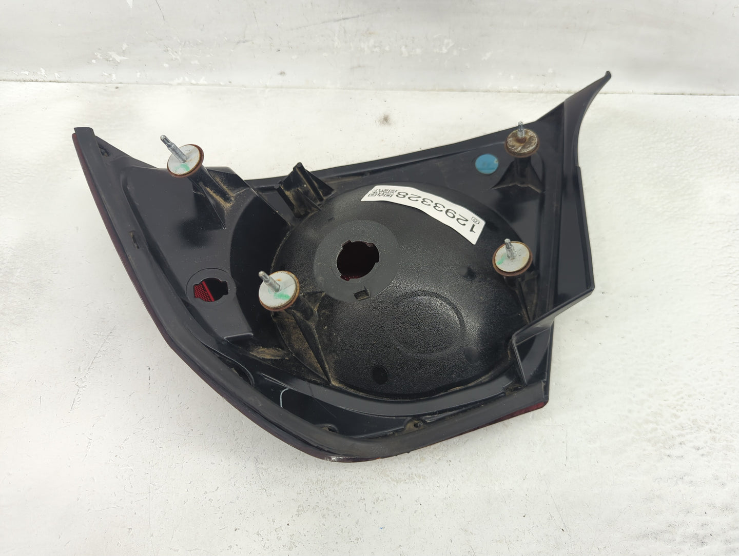 2004-2005 Chevrolet Impala Tail Light Assembly Driver Left OEM P/N:16525261 Fits Fits 2004 2005 OEM Used Auto Parts - Oemuse
