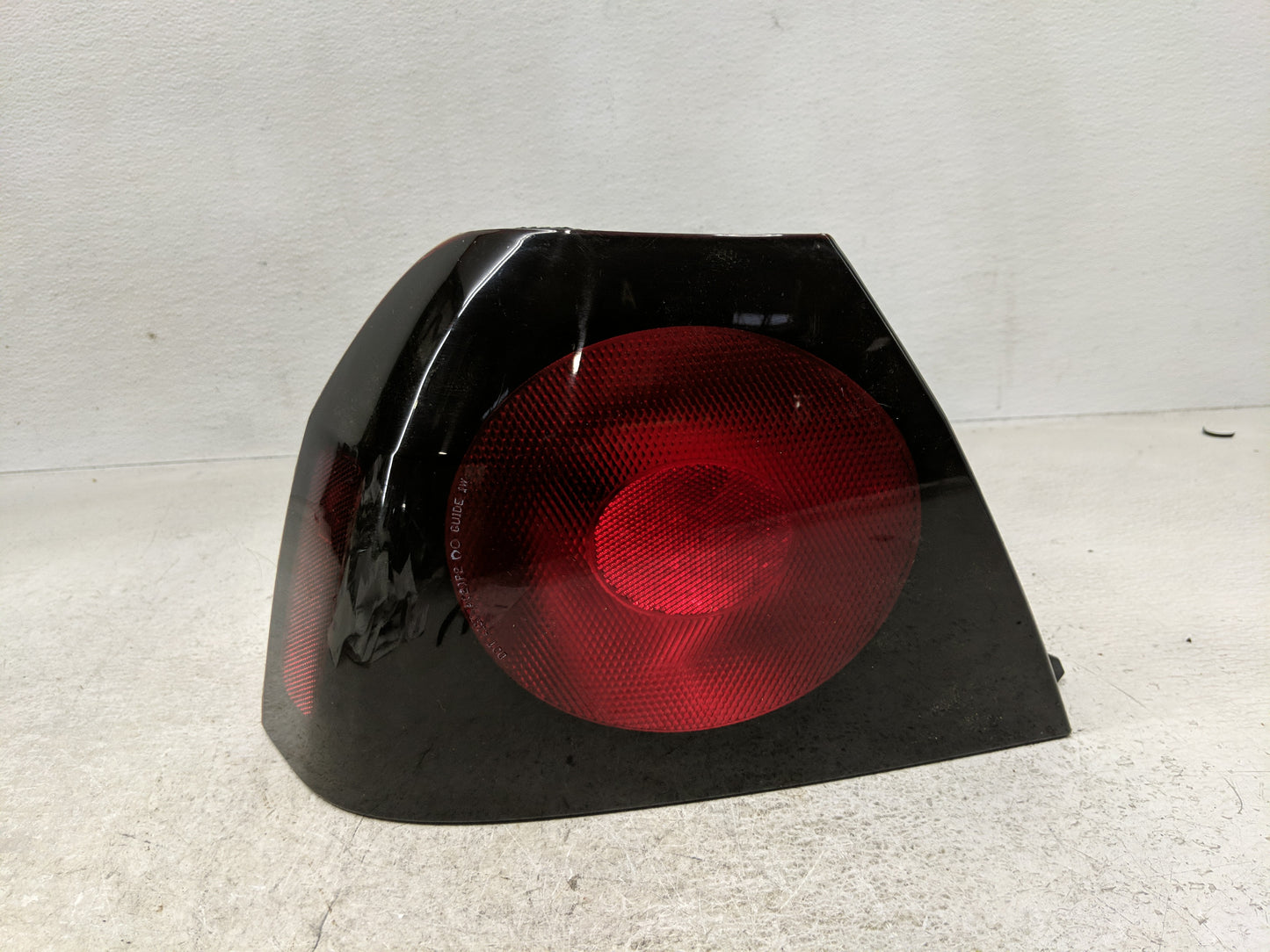 2004-2005 Chevrolet Impala Tail Light Assembly Driver Left OEM P/N:16525261 Fits Fits 2004 2005 OEM Used Auto Parts - Oemuse