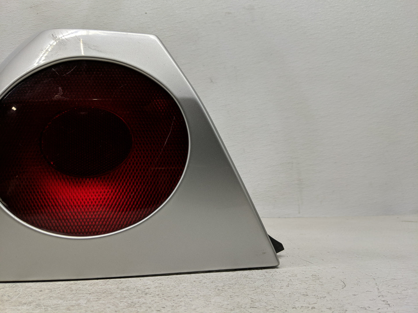 2004-2005 Chevrolet Impala Tail Light Assembly Driver Left OEM P/N:16525261 Fits Fits 2004 2005 OEM Used Auto Parts - Oemuse
