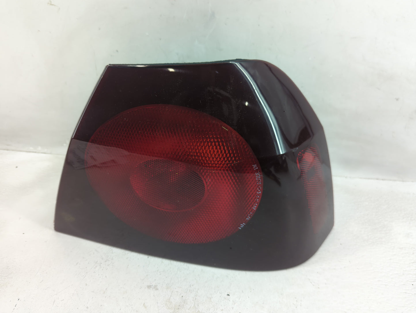 2004-2005 Chevrolet Impala Tail Light Assembly Passenger Right OEM P/N:16525262 A Fits Fits 2004 2005 OEM Used Auto Parts - 