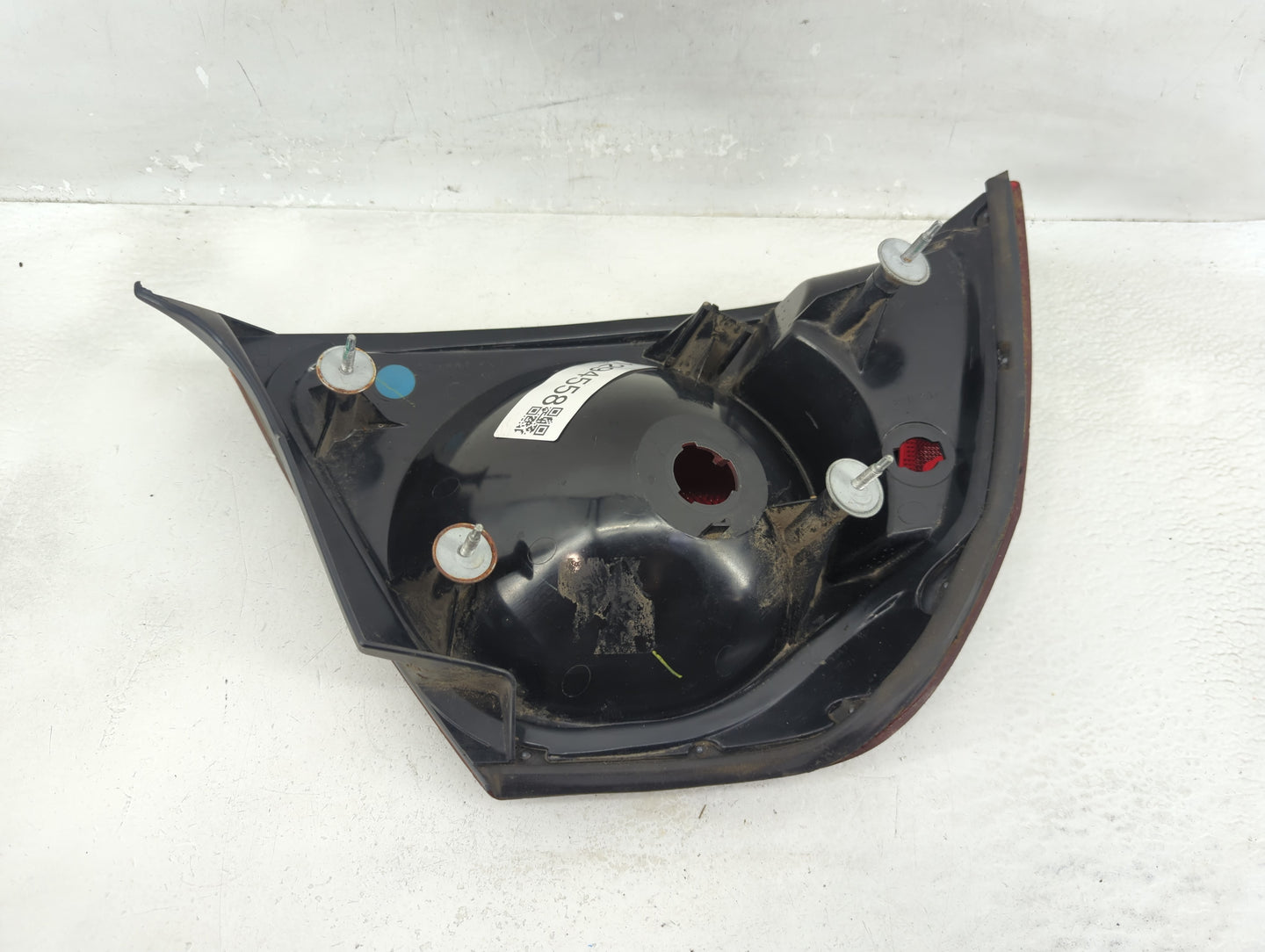 2004-2005 Chevrolet Impala Tail Light Assembly Passenger Right OEM P/N:16525262 A Fits Fits 2004 2005 OEM Used Auto Parts - 
