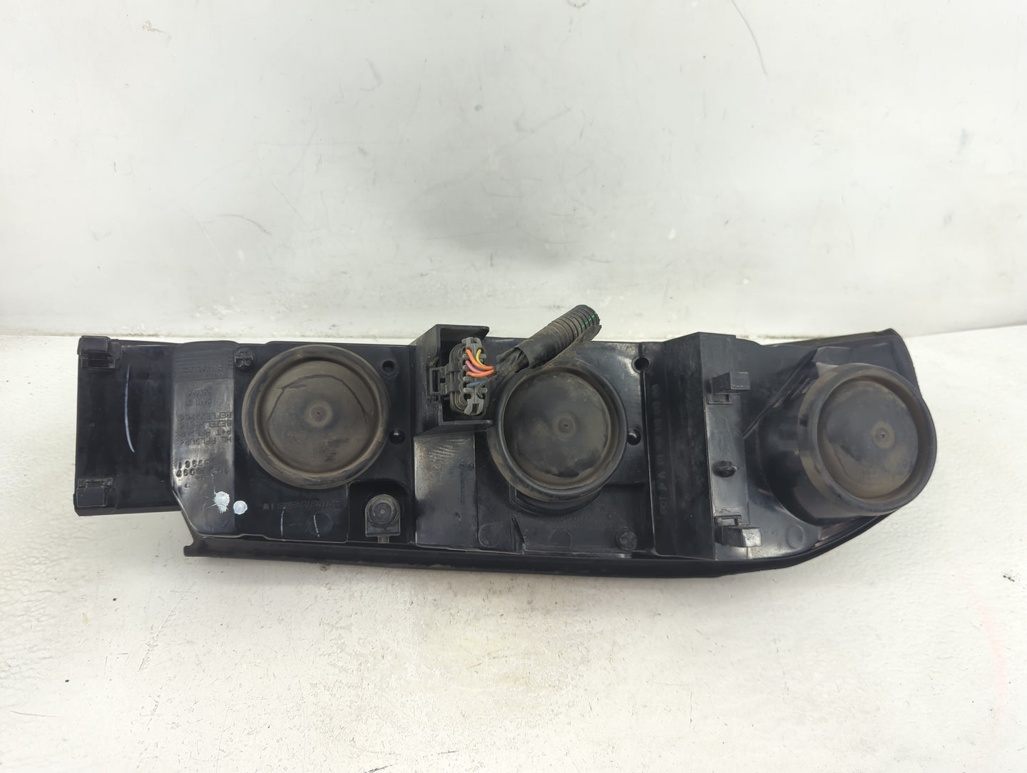 2004-2005 Chevrolet Impala Driver Left Oem Head Light Headlight Lamp - Oemusedautoparts1.com