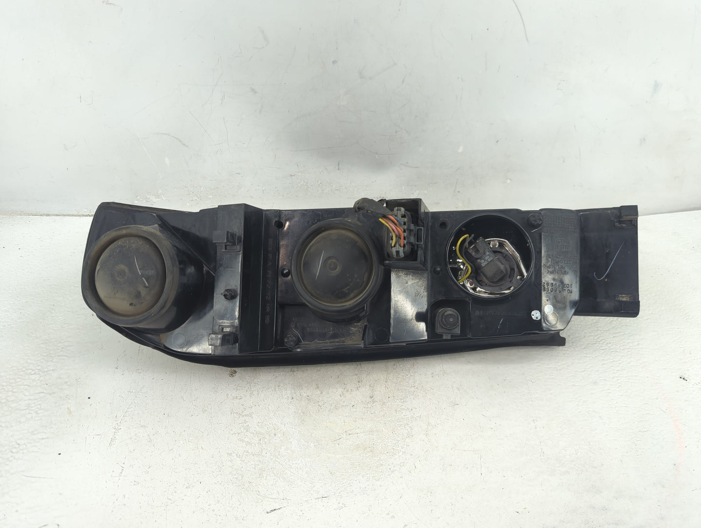 2004-2005 Chevrolet Impala Passenger Right Oem Head Light Headlight Lamp - Oemusedautoparts1.com