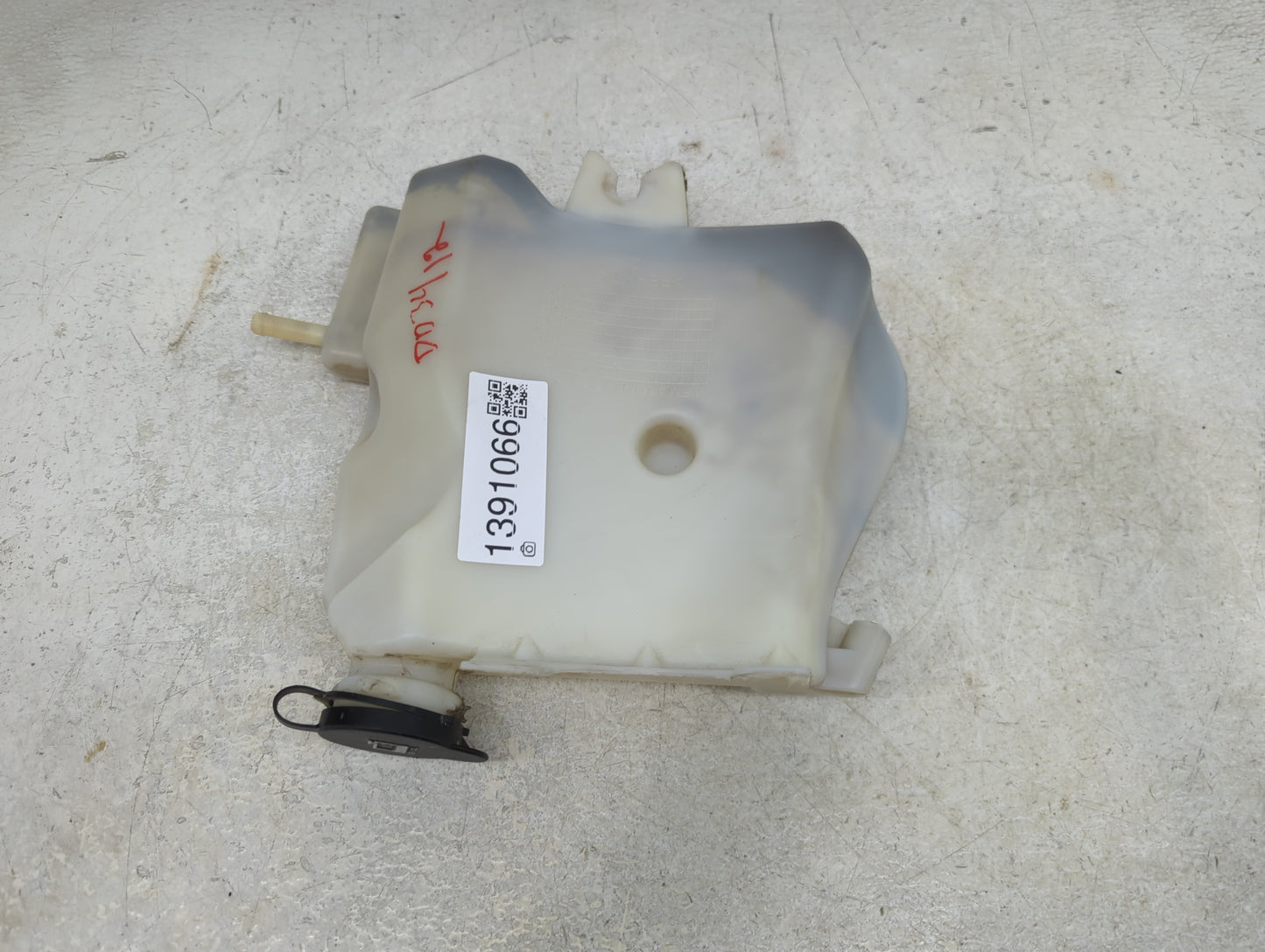 2000-2005 Chevrolet Impala Windshield Washer Fluid Reservoir Bottle Oem - Oemusedautoparts1.com