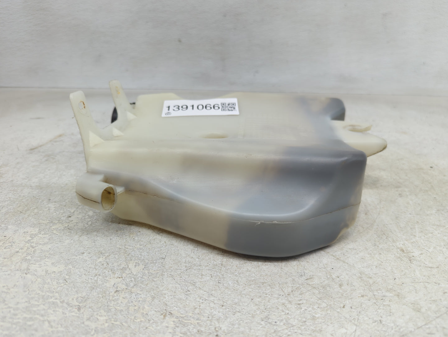 2000-2005 Chevrolet Impala Windshield Washer Fluid Reservoir Bottle Oem - Oemusedautoparts1.com