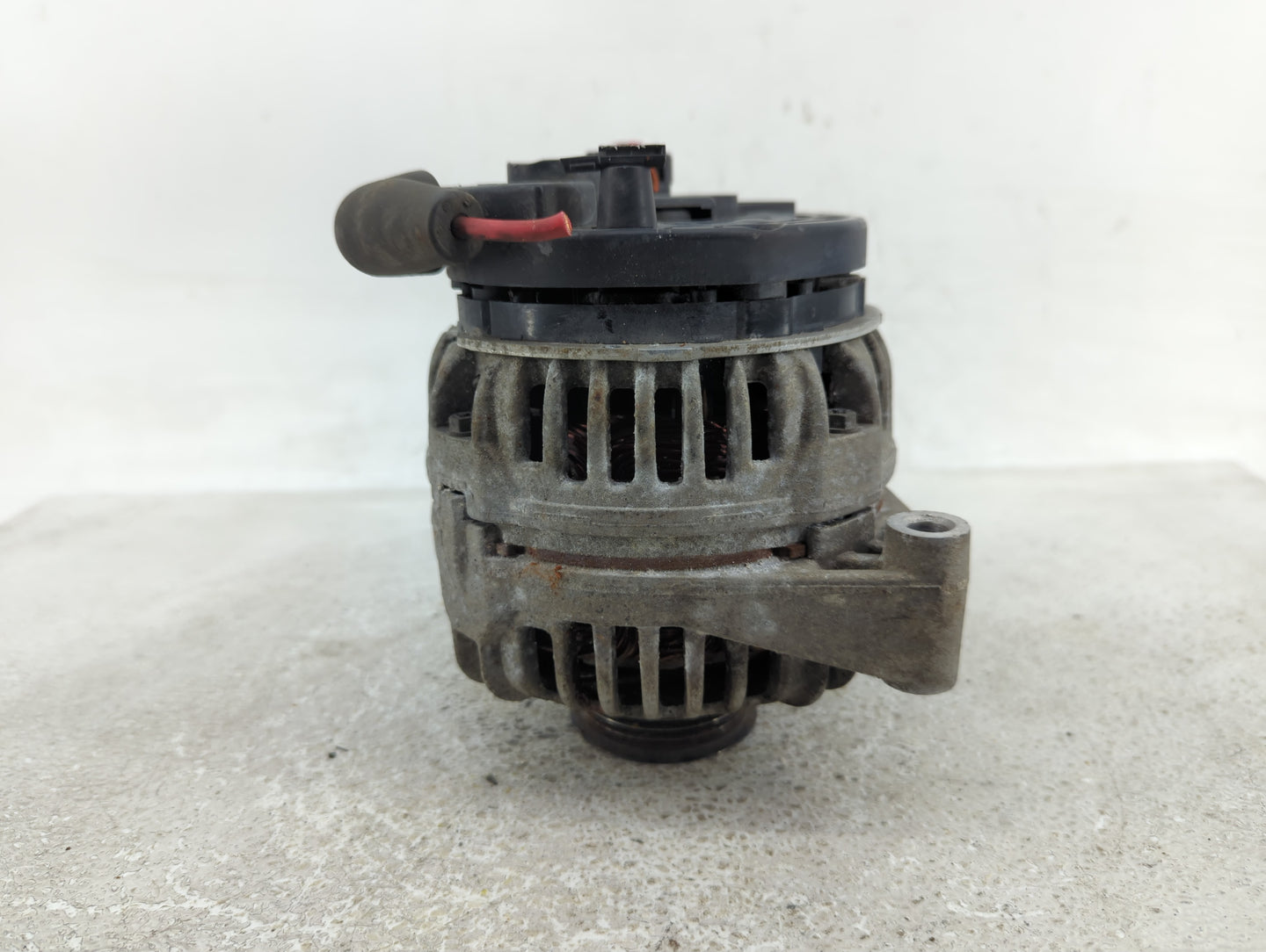 2004-2005 Chevrolet Impala Alternator Replacement Generator Charging Assembly Engine OEM P/N:0 124 415 033 Fits OEM Used Aut