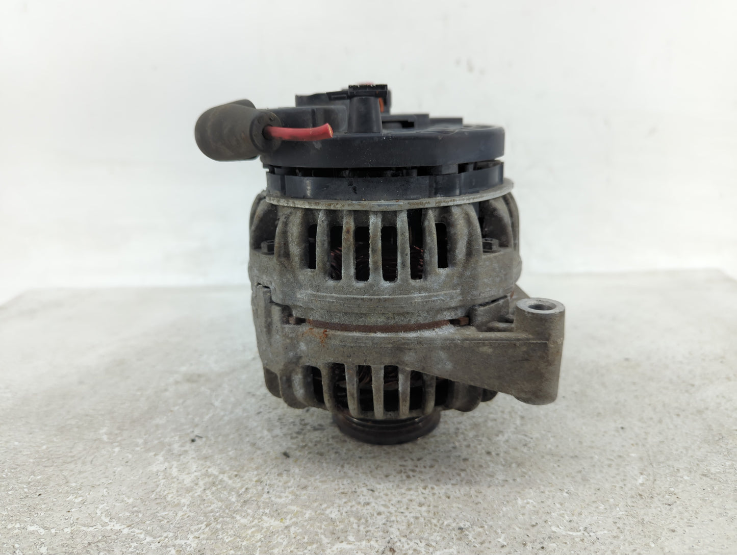 2004-2005 Chevrolet Impala Alternator Replacement Generator Charging Assembly Engine OEM P/N:0 124 415 033 Fits OEM Used Aut