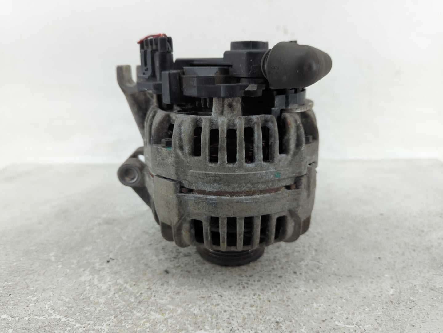 2004-2005 Chevrolet Impala Alternator Replacement Generator Charging Assembly Engine OEM P/N:0 124 415 033 Fits OEM Used Aut