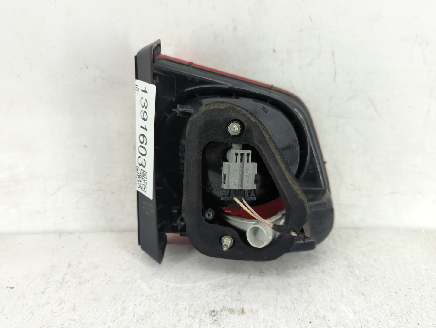 2004-2005 Chevrolet Impala Tail Light Assembly Passenger Right OEM Fits Fits 2004 2005 OEM Used Auto Parts - Oemusedautopart