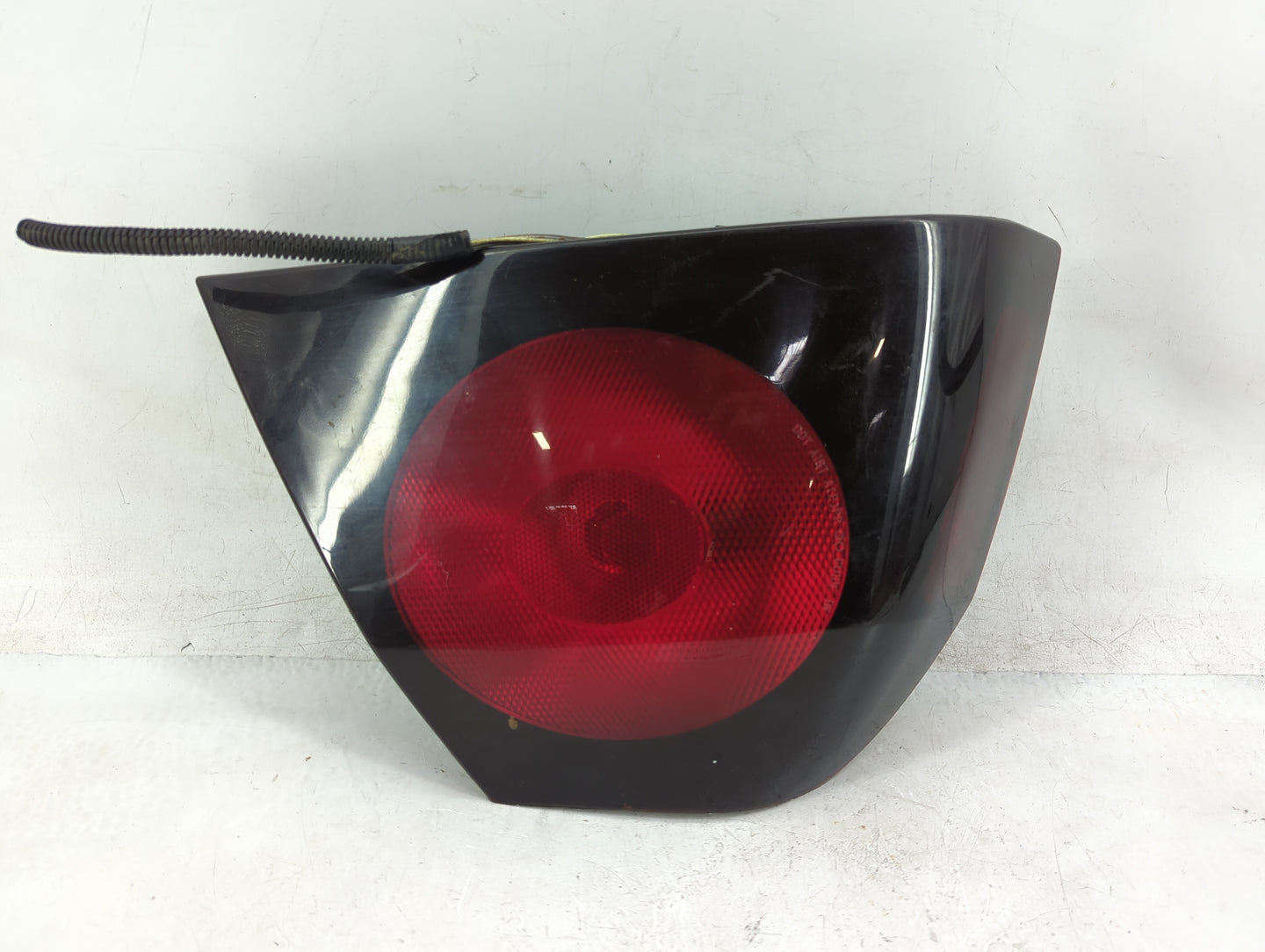 2004-2005 Chevrolet Impala Tail Light Assembly Driver Left OEM P/N:16525261 Fits Fits 2004 2005 OEM Used Auto Parts - Oemuse