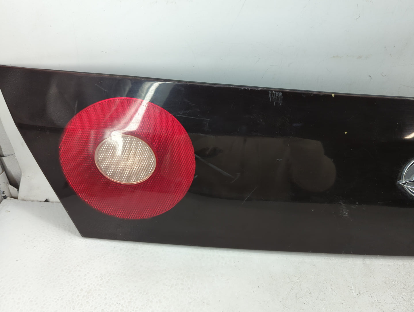 2002-2005 Chevrolet Impala Tail Light Assembly Driver Left OEM P/N:16525253 Fits Fits 2002 2003 2004 2005 OEM Used Auto Part