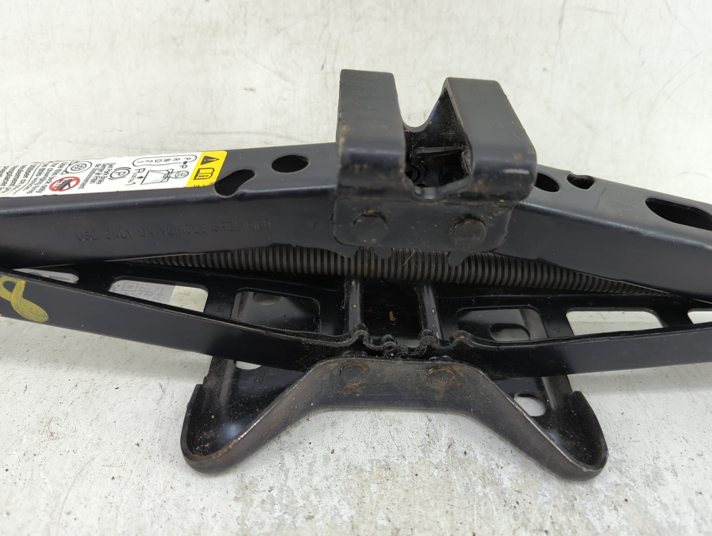 2005 Chevrolet Impala Spare Scissor Car Jack - Oemusedautoparts1.com