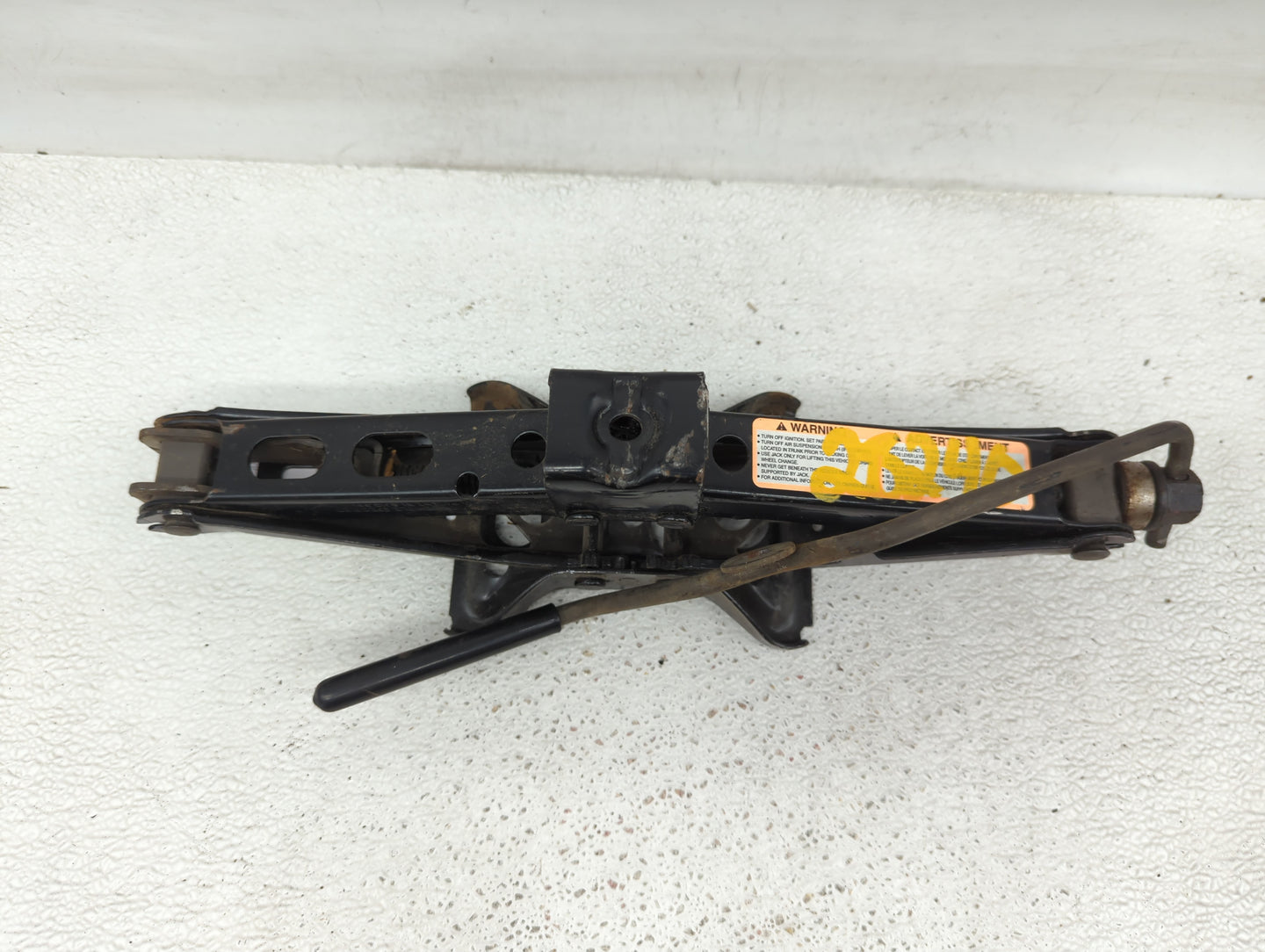 2005 Chevrolet Impala Spare Scissor Car Jack 1415623 - Oemusedautoparts1.com