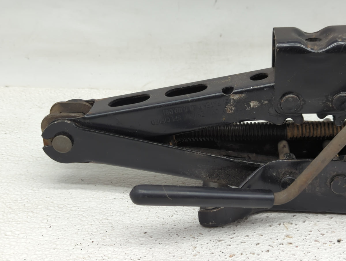 2005 Chevrolet Impala Spare Scissor Car Jack 1415623 - Oemusedautoparts1.com