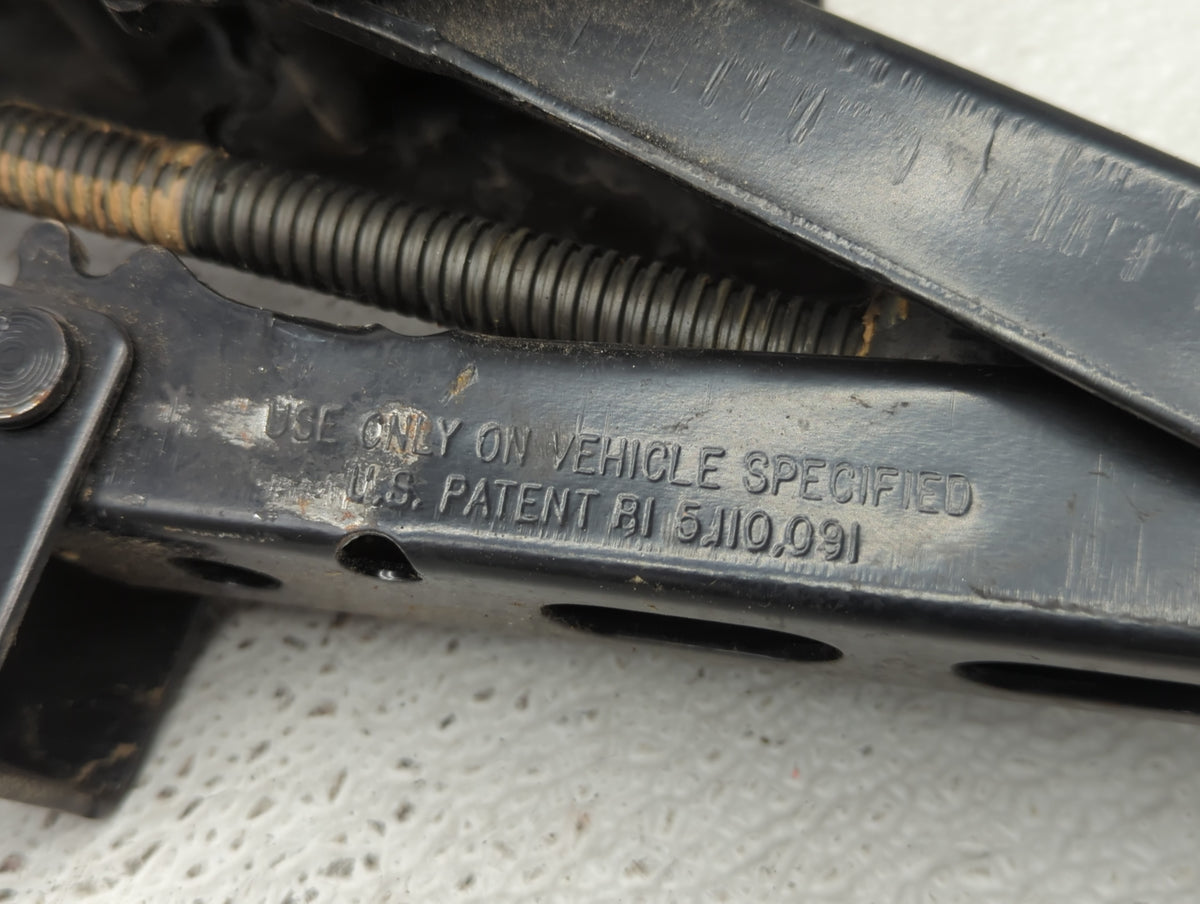 2005 Chevrolet Impala Spare Scissor Car Jack 1415623 - Oemusedautoparts1.com