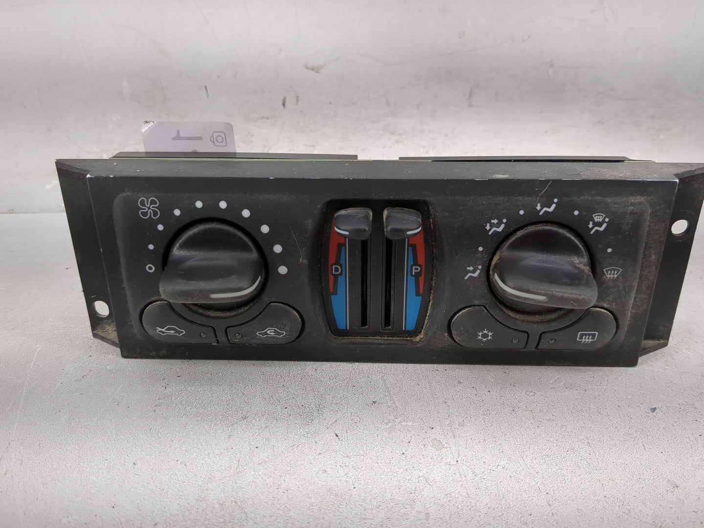 2004-2005 Chevrolet Impala Climate Control Module Temperature AC/Heater Replacement P/N:10347157 Fits Fits 2004 2005 OEM Use