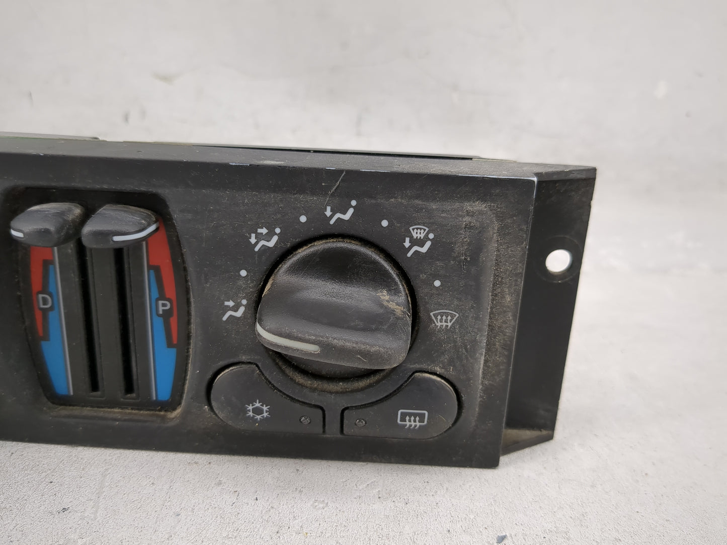 2004-2005 Chevrolet Impala Climate Control Module Temperature AC/Heater Replacement P/N:10347157 Fits Fits 2004 2005 OEM Use