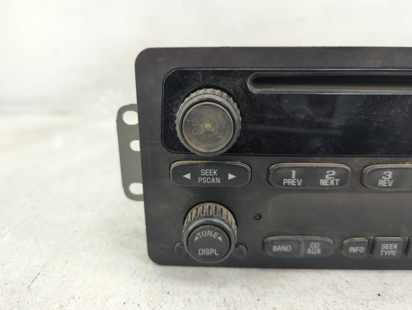 2002-2005 Chevrolet Impala Radio AM FM Cd Player Receiver Replacement P/N:10335223 Fits Fits 2002 2003 2004 2005 OEM Used Au