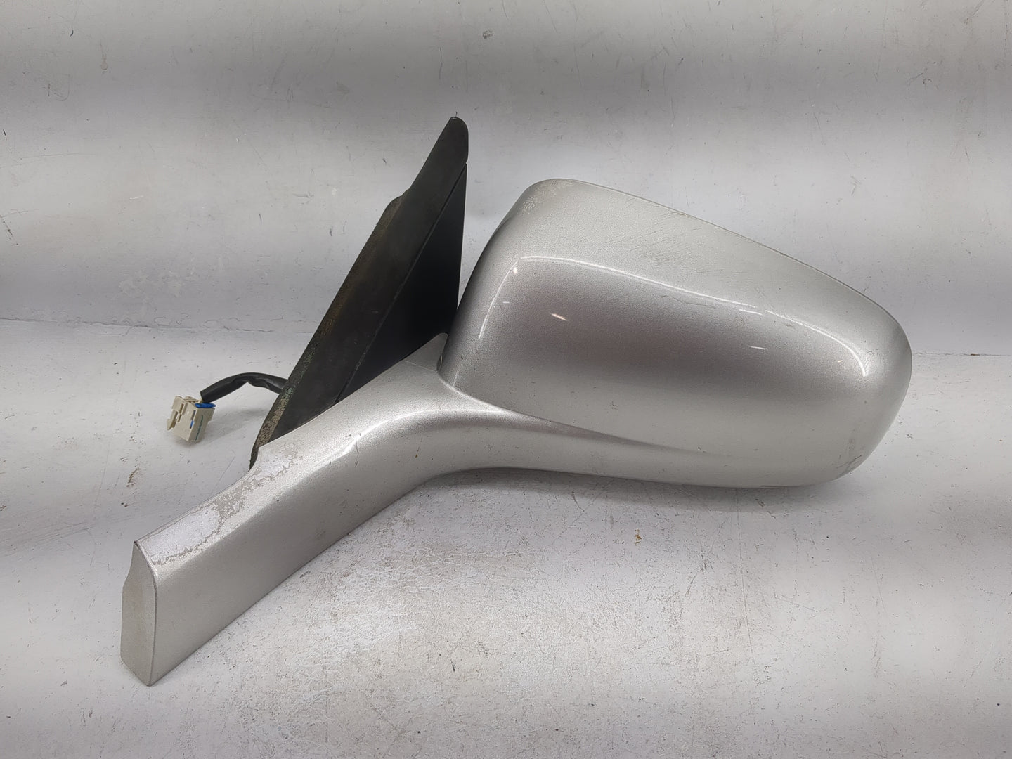 2000-2005 Chevrolet Impala Driver Side View Mirror - Left Door Mirror OEM Used - Oemusedautoparts1.com