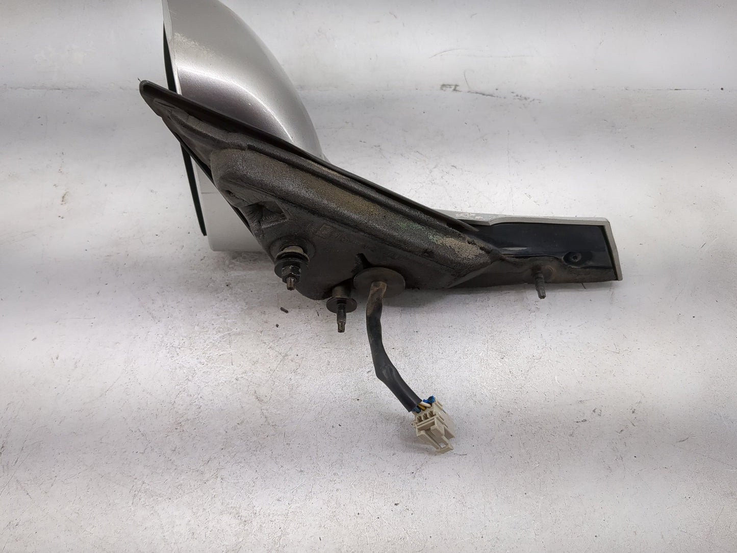 2000-2005 Chevrolet Impala Driver Side View Mirror - Left Door Mirror OEM Used - Oemusedautoparts1.com