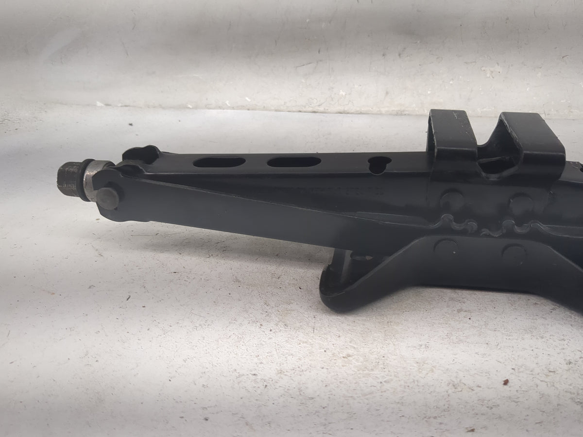 2005 Chevrolet Impala Spare Scissor Car Jack Black - Oemusedautoparts1.com