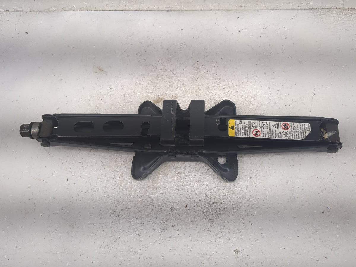 2005 Chevrolet Impala Spare Scissor Car Jack Black - Oemusedautoparts1.com