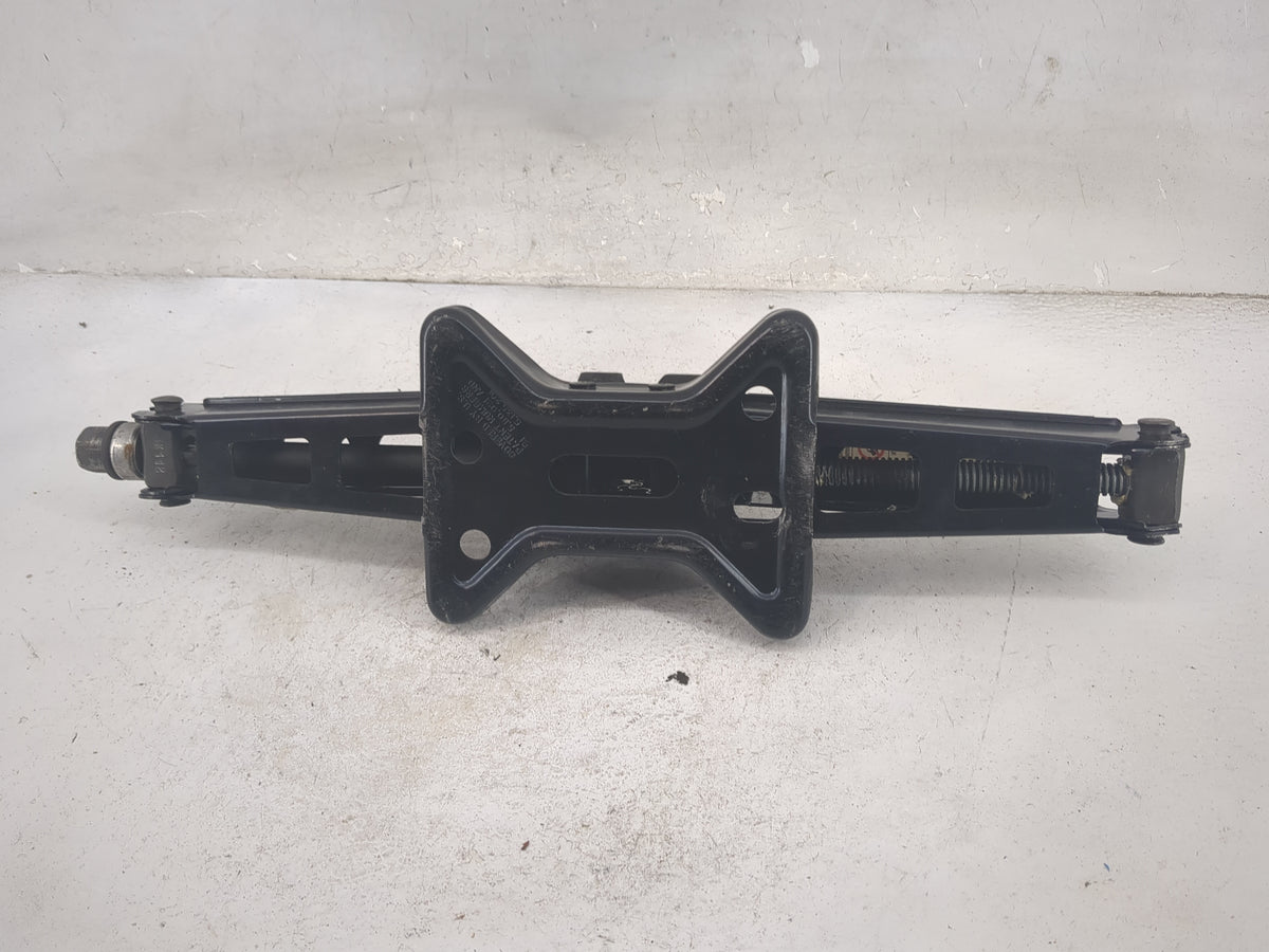 2005 Chevrolet Impala Spare Scissor Car Jack Black - Oemusedautoparts1.com