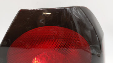 2004-2005 Chevrolet Impala Tail Light Assembly Passenger Right OEM P/N:49209454 16525262 Fits Fits 2004 2005 OEM Used Auto Parts