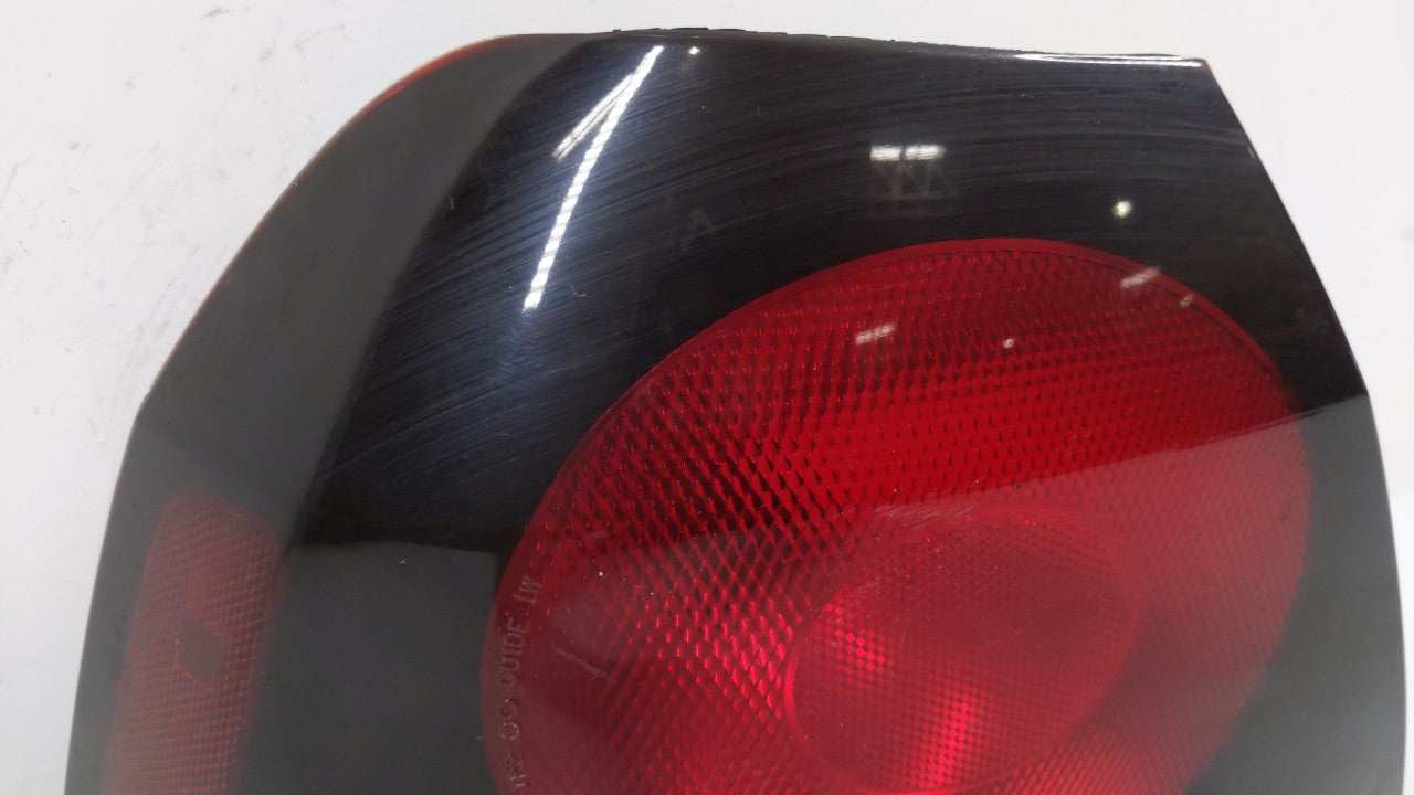 2004-2005 Chevrolet Impala Tail Light Assembly Driver Left OEM P/N:16525261 Fits Fits 2004 2005 OEM Used Auto Parts - Oemuse