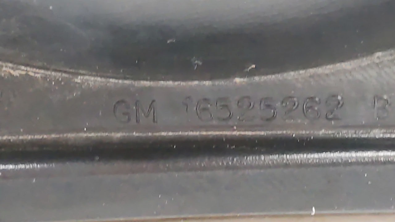 2004-2005 Chevrolet Impala Tail Light Assembly Passenger Right OEM P/N:16525262 Fits Fits 2004 2005 OEM Used Auto Parts - Oe