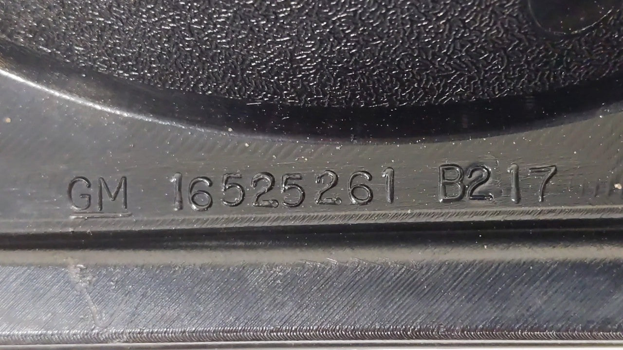 2004-2005 Chevrolet Impala Tail Light Assembly Driver Left OEM P/N:16525261 Fits Fits 2004 2005 OEM Used Auto Parts - Oemuse