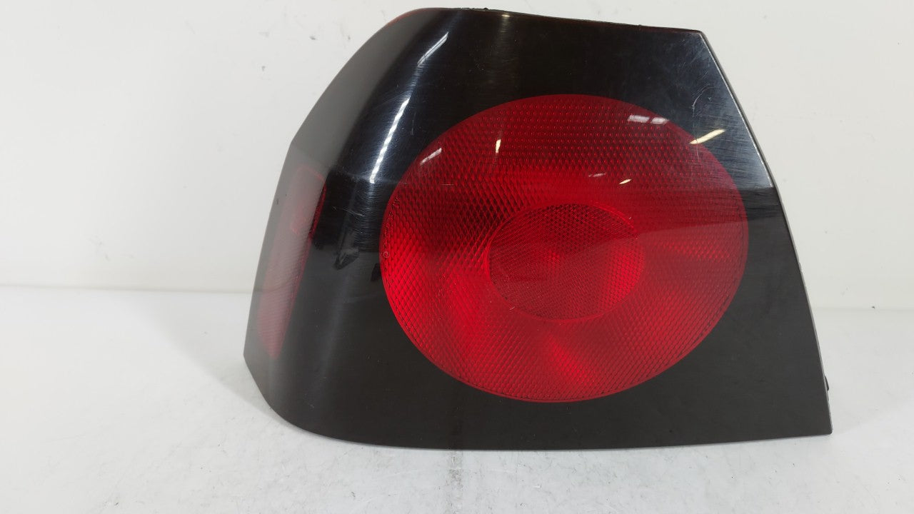 2004-2005 Chevrolet Impala Tail Light Assembly Driver Left OEM P/N:16525261 Fits Fits 2004 2005 OEM Used Auto Parts - Oemuse