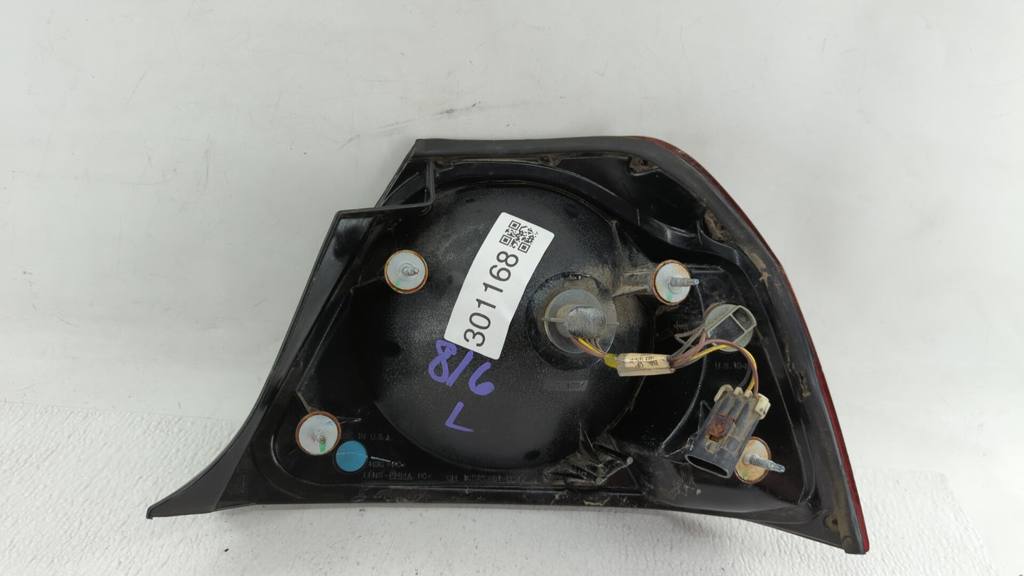 2004-2005 Chevrolet Impala Tail Light Assembly Driver Left OEM P/N:16525261 Fits Fits 2004 2005 OEM Used Auto Parts - Oemuse
