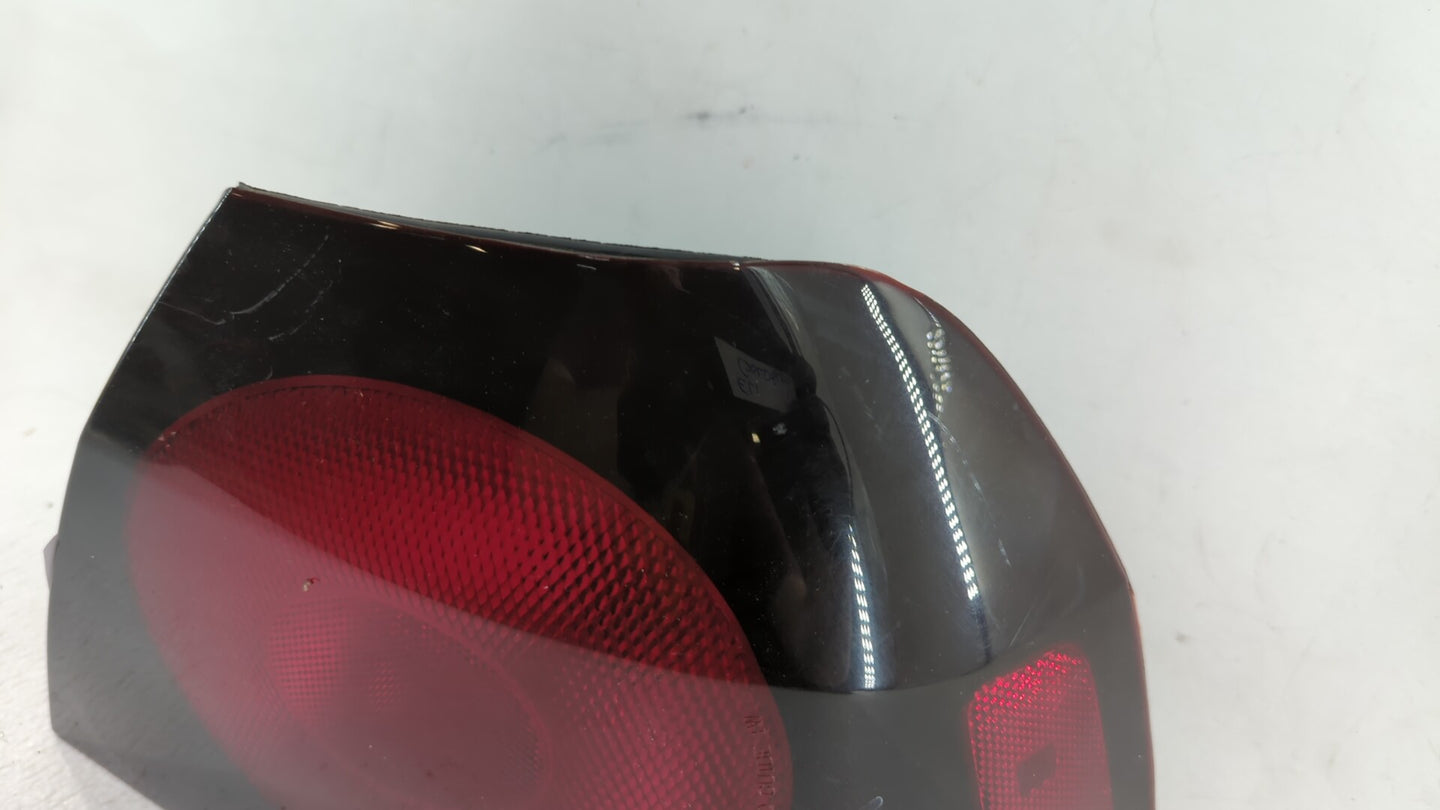 2004-2005 Chevrolet Impala Tail Light Assembly Passenger Right OEM P/N:49209454 16525262 Fits Fits 2004 2005 OEM Used Auto P