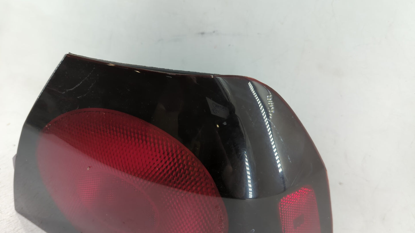 2004-2005 Chevrolet Impala Tail Light Assembly Passenger Right OEM P/N:49209454 16525262 Fits Fits 2004 2005 OEM Used Auto P