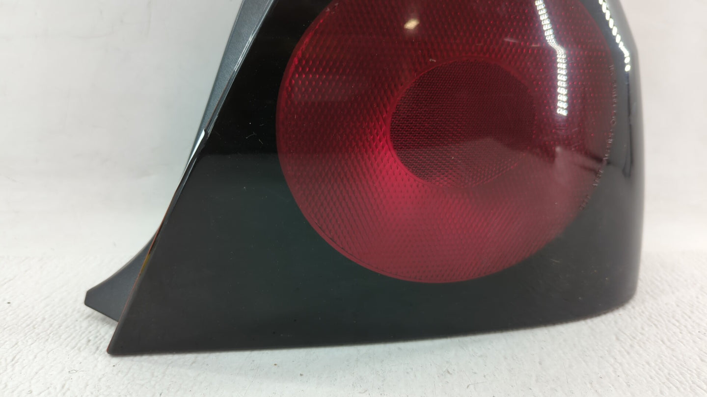 2004-2005 Chevrolet Impala Tail Light Assembly Passenger Right OEM P/N:49209454 16525262 Fits Fits 2004 2005 OEM Used Auto P