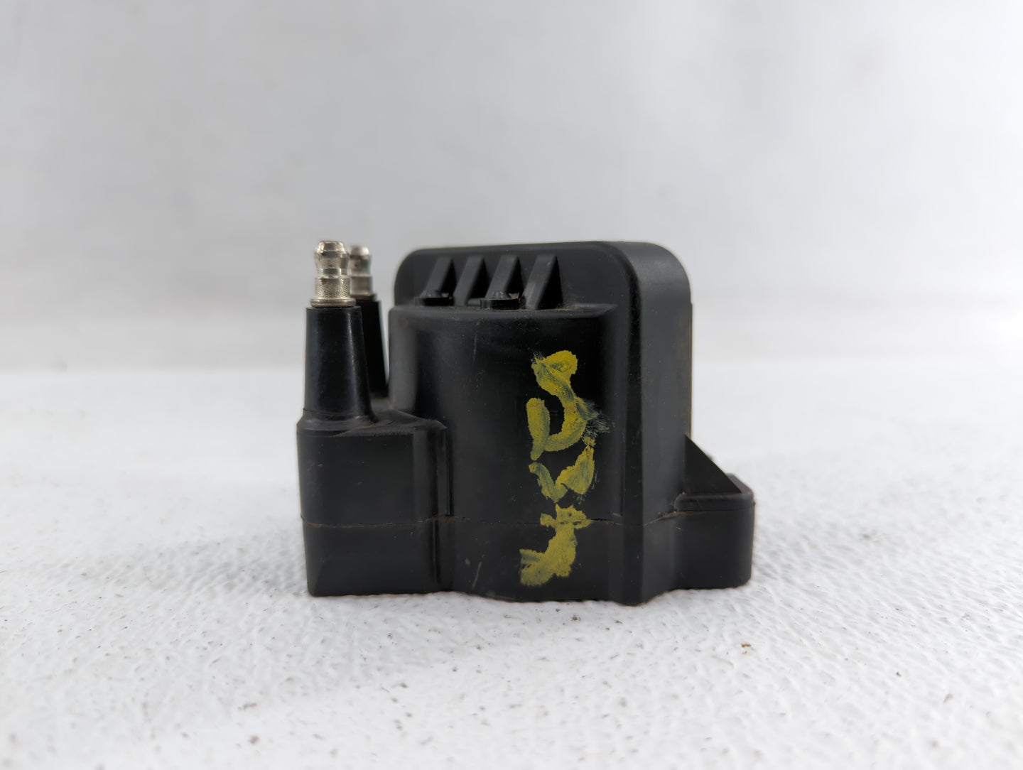 2000-2005 Chevrolet Impala Ignition Coil Igniter Pack - Oemusedautoparts1.com