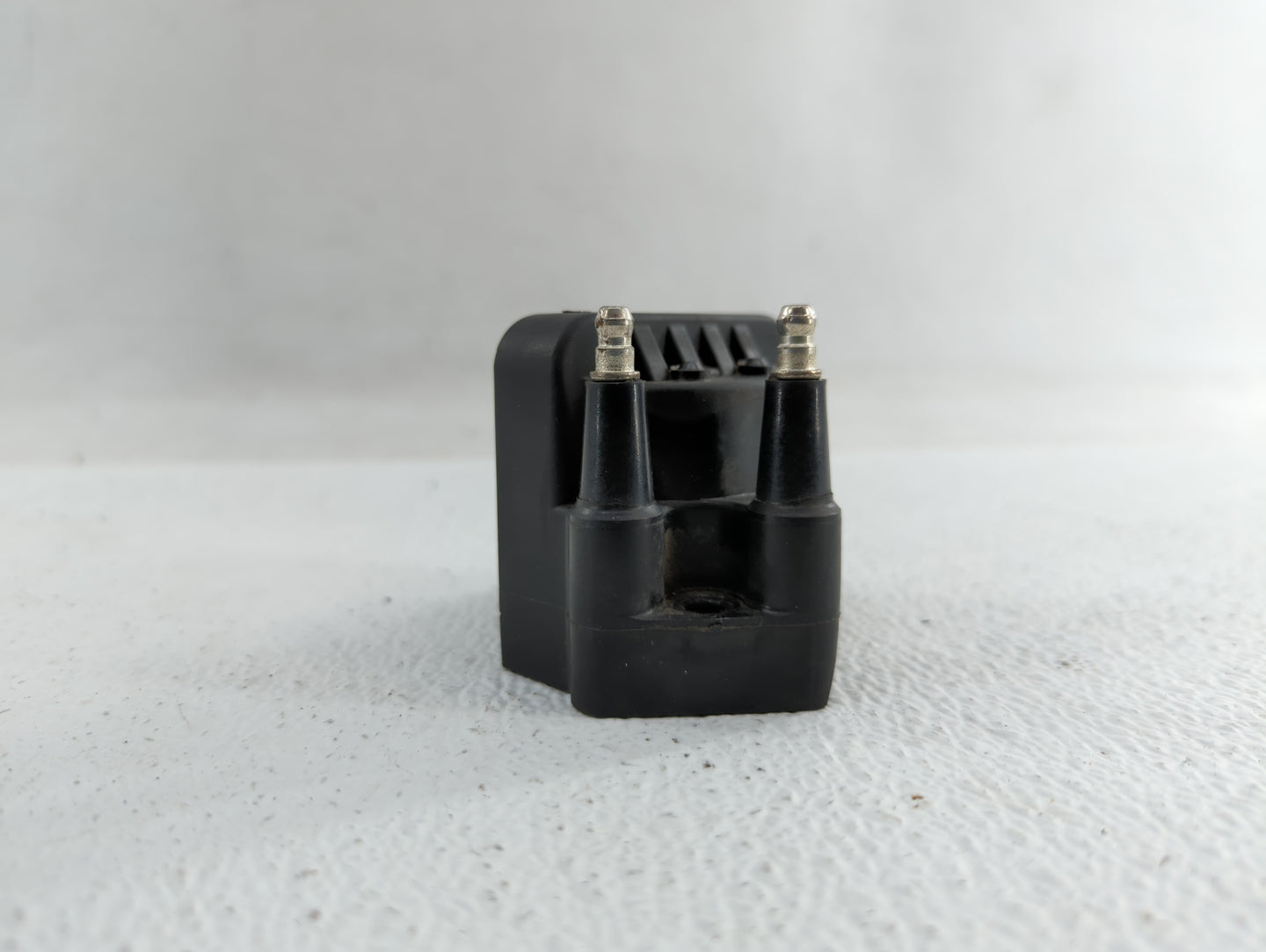 2000-2005 Chevrolet Impala Ignition Coil Igniter Pack - Oemusedautoparts1.com