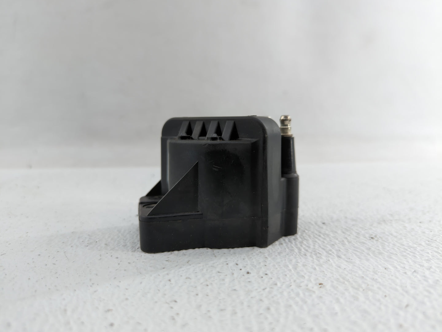 2000-2005 Chevrolet Impala Ignition Coil Igniter Pack - Oemusedautoparts1.com