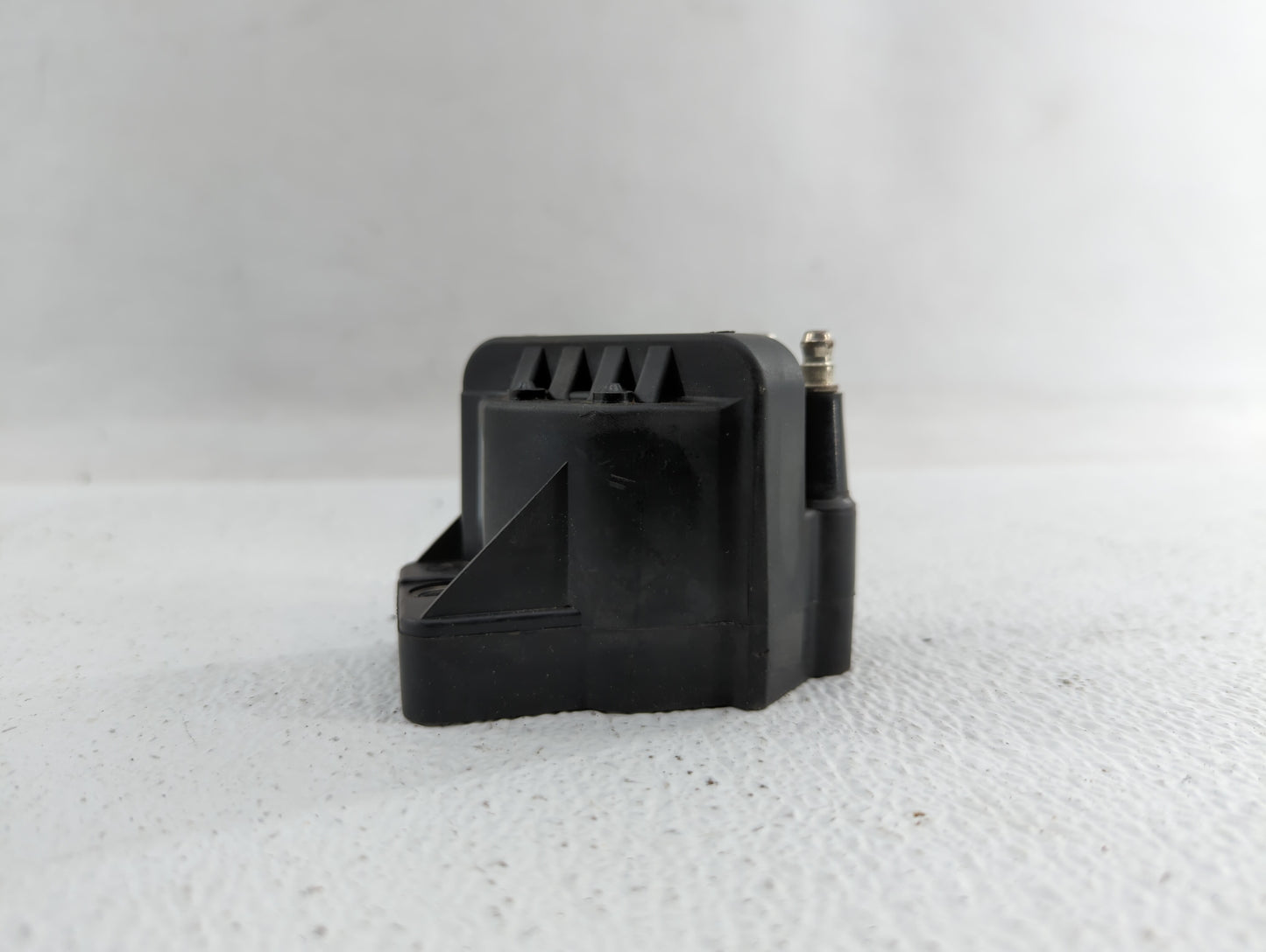 2000-2005 Chevrolet Impala Ignition Coil Igniter Pack - Oemusedautoparts1.com