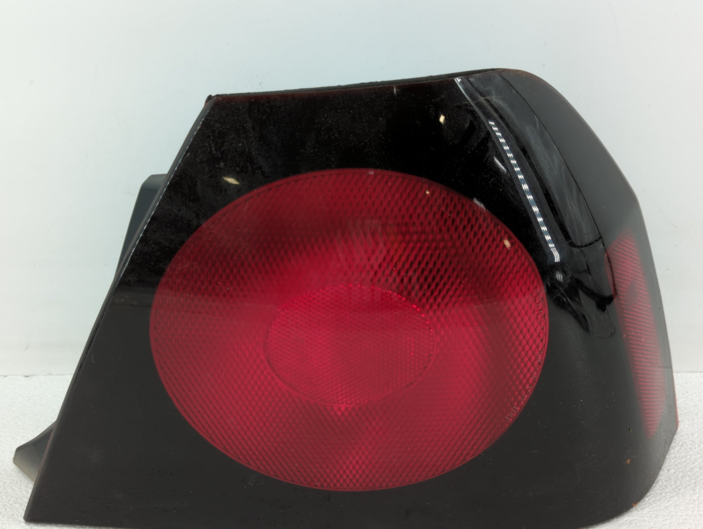 2004-2005 Chevrolet Impala Tail Light Assembly Passenger Right OEM P/N:49209454 16525262 Fits Fits 2004 2005 OEM Used Auto P