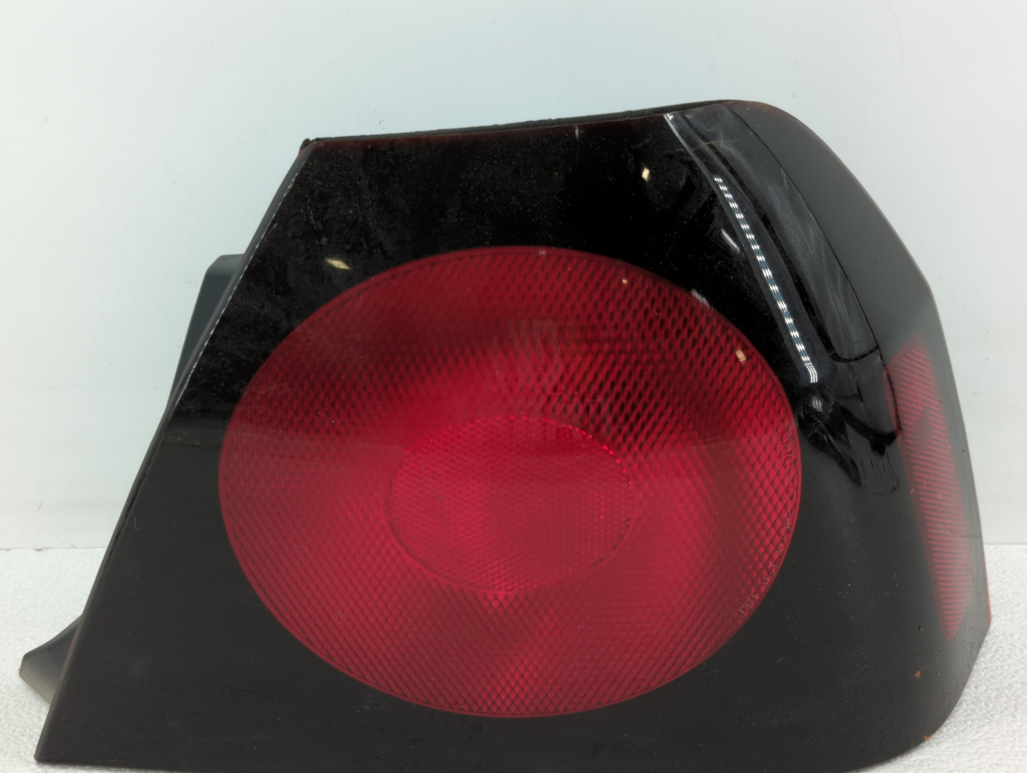 2004-2005 Chevrolet Impala Tail Light Assembly Passenger Right OEM P/N:49209454 16525262 Fits Fits 2004 2005 OEM Used Auto P