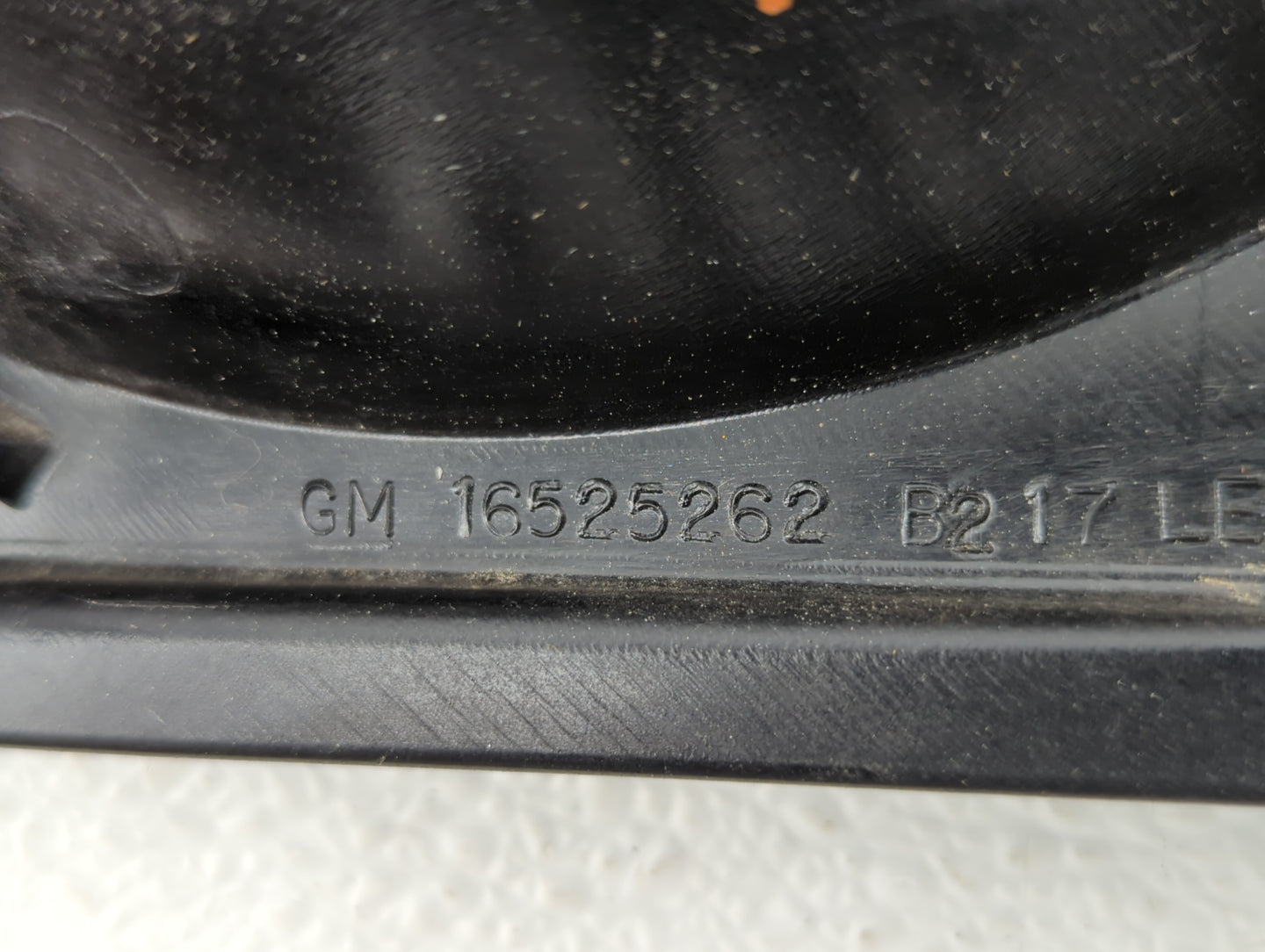 2004-2005 Chevrolet Impala Tail Light Assembly Passenger Right OEM P/N:49209454 16525262 Fits Fits 2004 2005 OEM Used Auto P