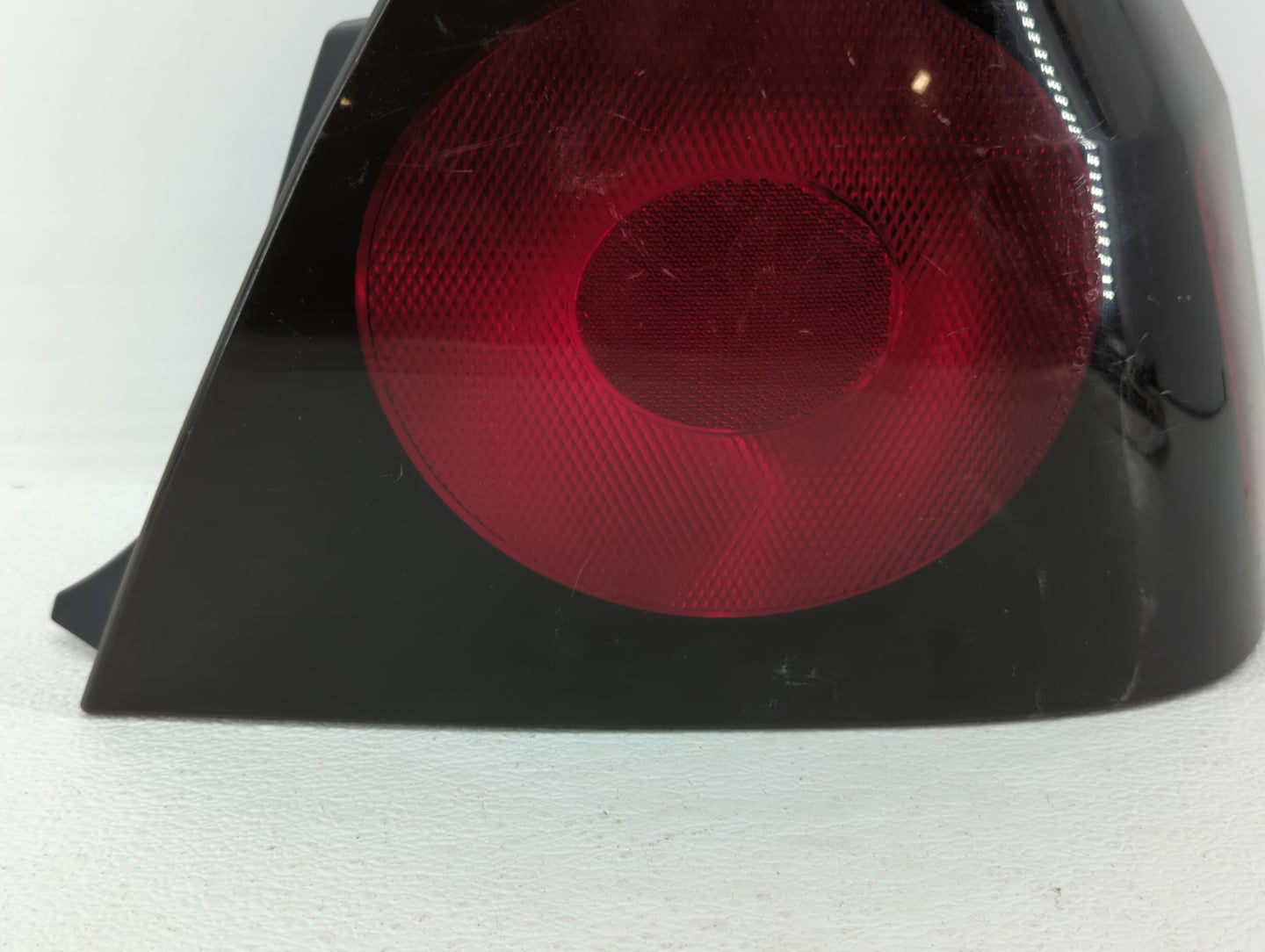 2004-2005 Chevrolet Impala Tail Light Assembly Passenger Right OEM P/N:49209454 16525262 Fits Fits 2004 2005 OEM Used Auto P