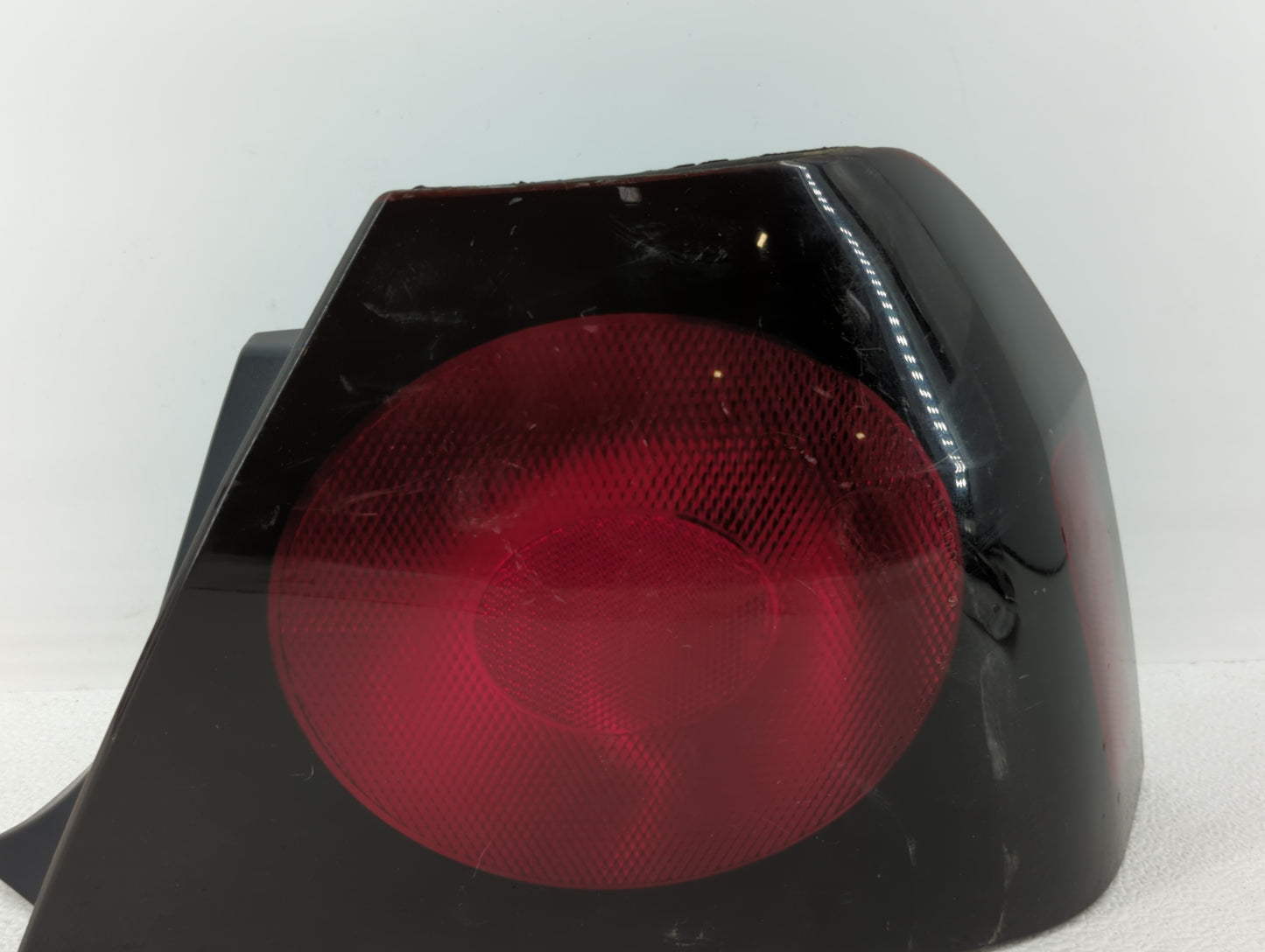 2004-2005 Chevrolet Impala Tail Light Assembly Passenger Right OEM P/N:49209454 16525262 Fits Fits 2004 2005 OEM Used Auto P