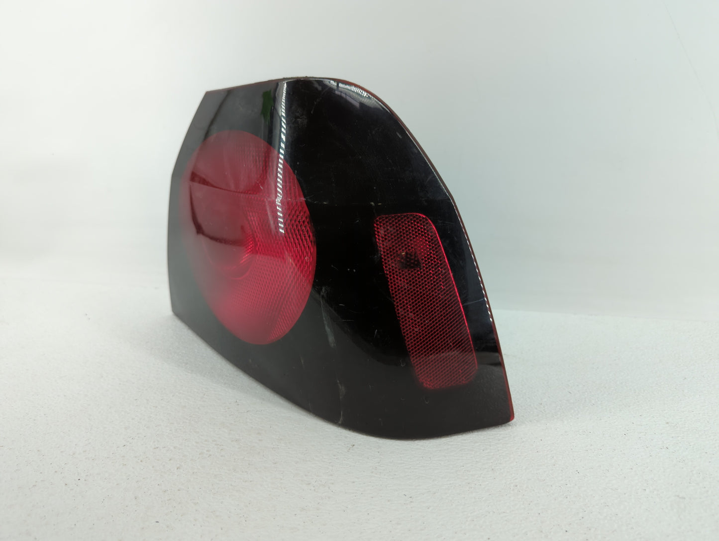 2004-2005 Chevrolet Impala Tail Light Assembly Passenger Right OEM P/N:49209454 16525262 Fits Fits 2004 2005 OEM Used Auto P