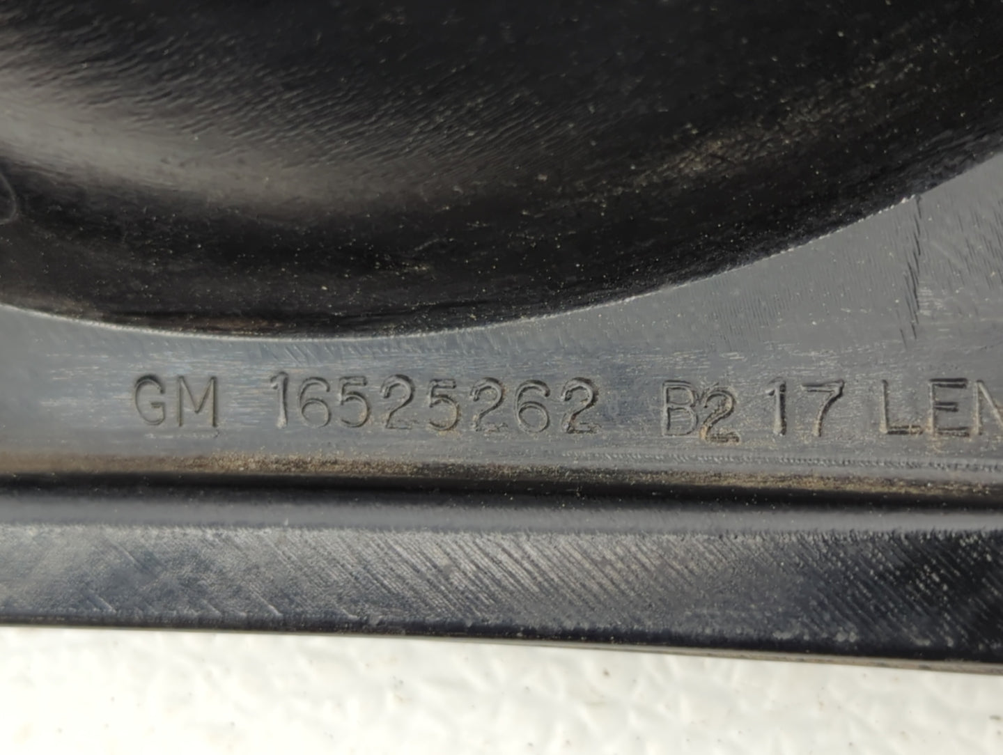 2004-2005 Chevrolet Impala Tail Light Assembly Passenger Right OEM P/N:49209454 16525262 Fits Fits 2004 2005 OEM Used Auto P